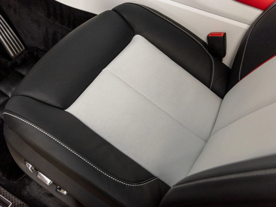 2027 Rolls-Royce Cullinan Black Badge - Image 29 of 31