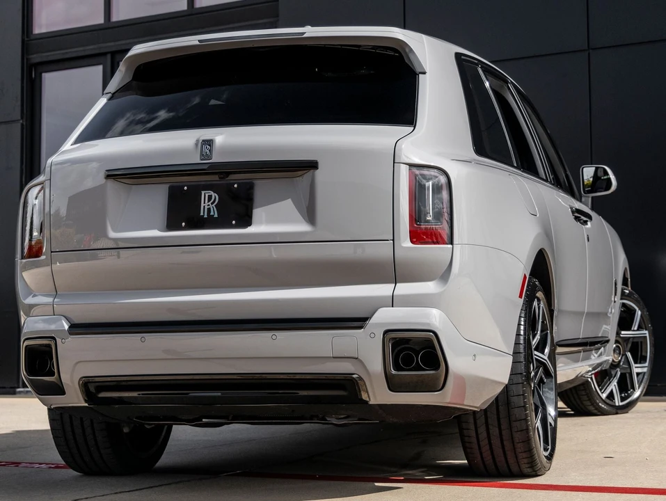 2027 Rolls-Royce Cullinan Black Badge - Image 2 of 31