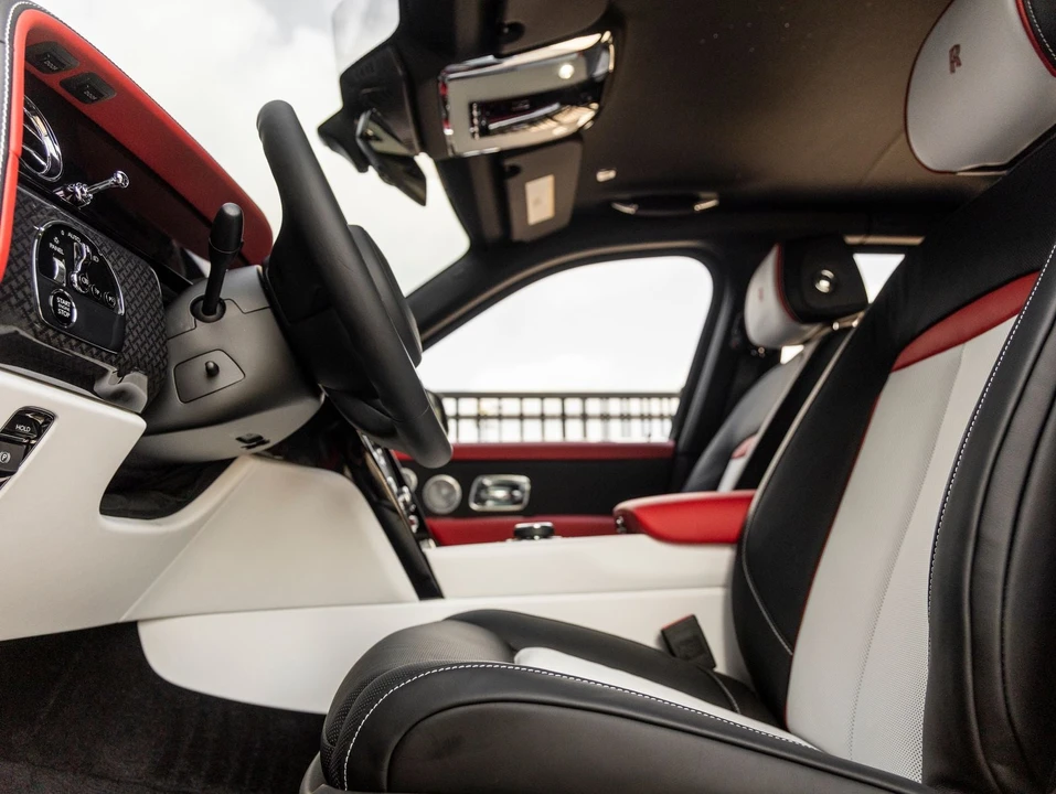 2027 Rolls-Royce Cullinan Black Badge - Image 30 of 31