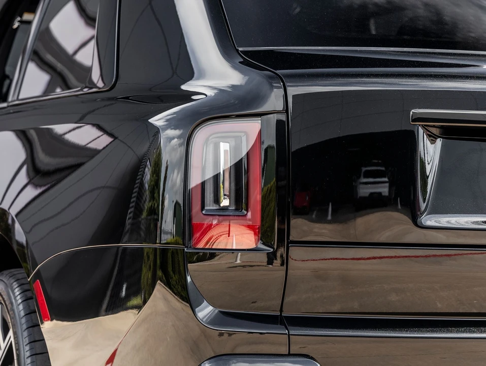 2027 Rolls-Royce Cullinan Black Badge - Image 10 of 31