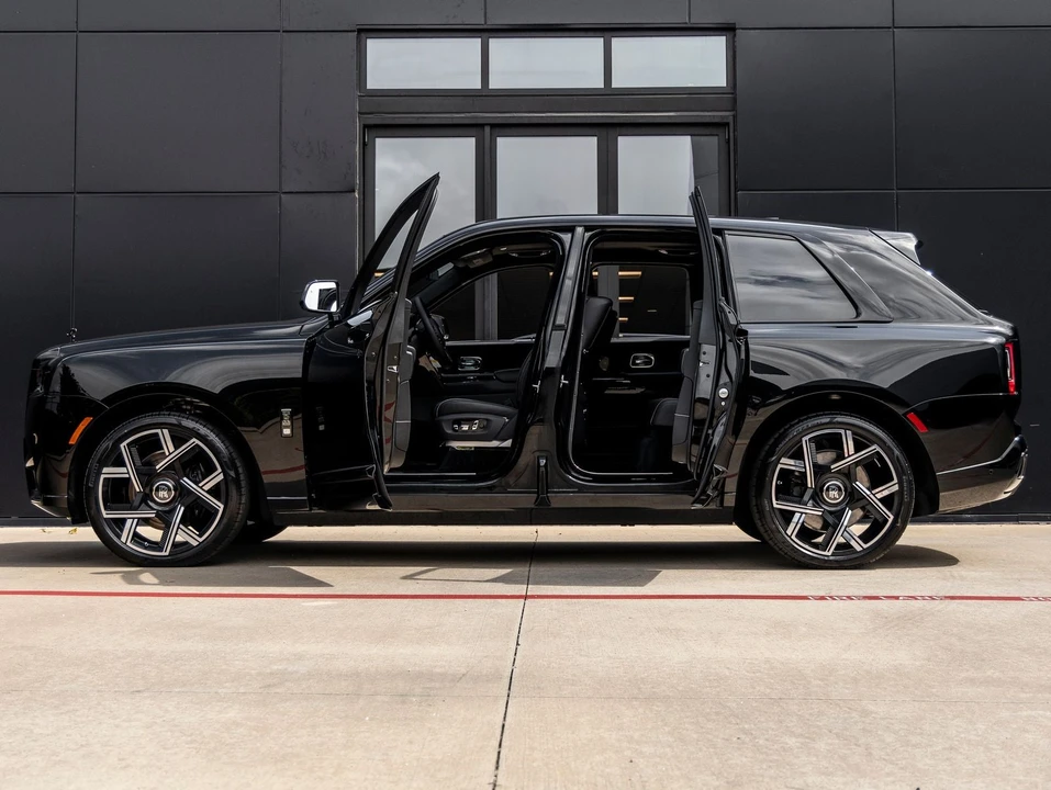 2027 Rolls-Royce Cullinan Black Badge - Image 11 of 31