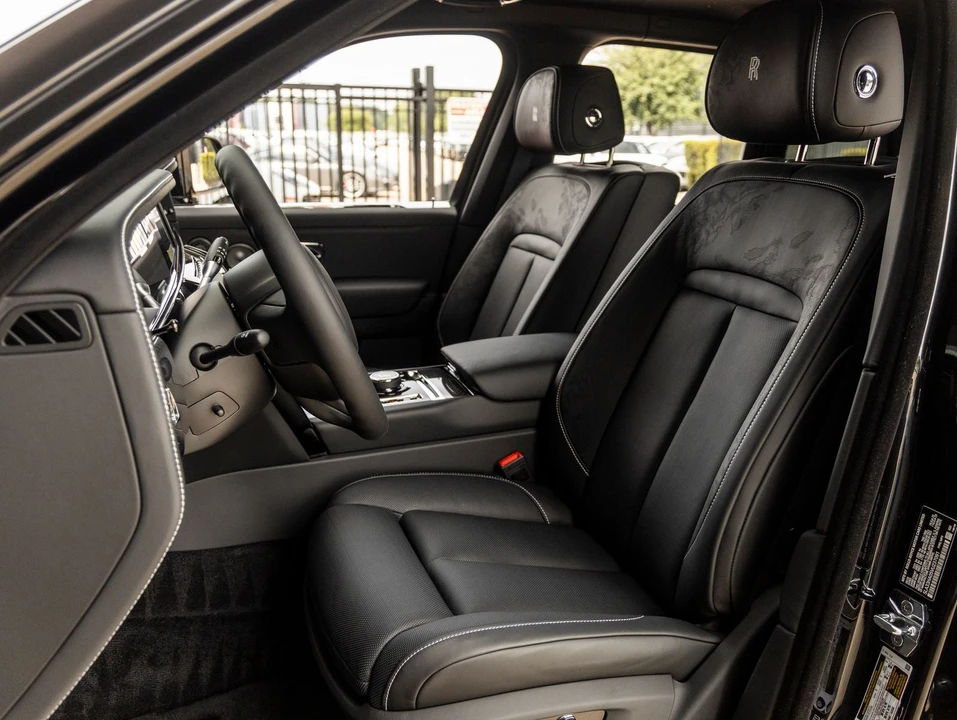 2027 Rolls-Royce Cullinan Black Badge - Image 26 of 31