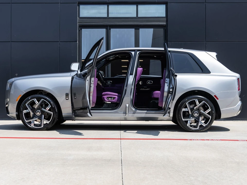 2027 Rolls-Royce Cullinan Black Badge - Image 11 of 31