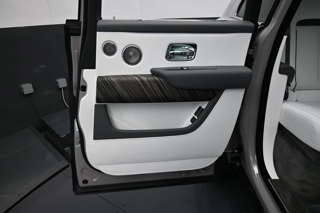 2027 Rolls-Royce Cullinan - Image 27 of 31