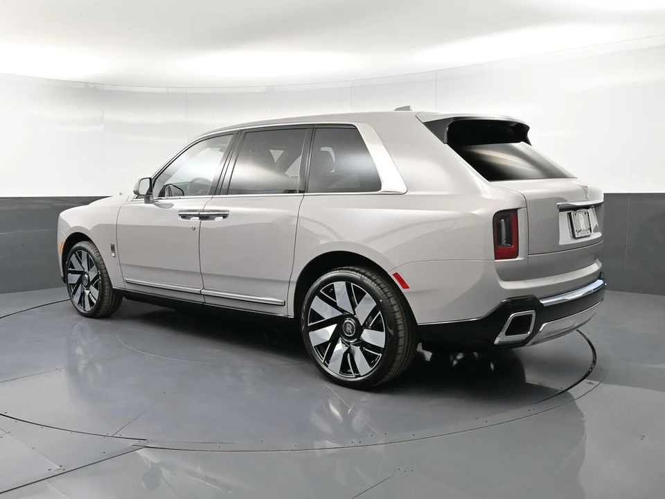 2027 Rolls-Royce Cullinan - Image 3 of 31