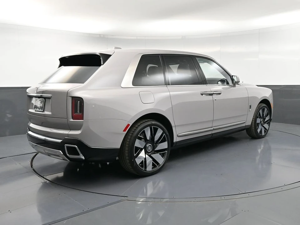 2027 Rolls-Royce Cullinan - Image 8 of 31