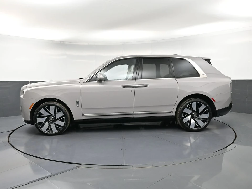 2027 Rolls-Royce Cullinan - Image 2 of 31