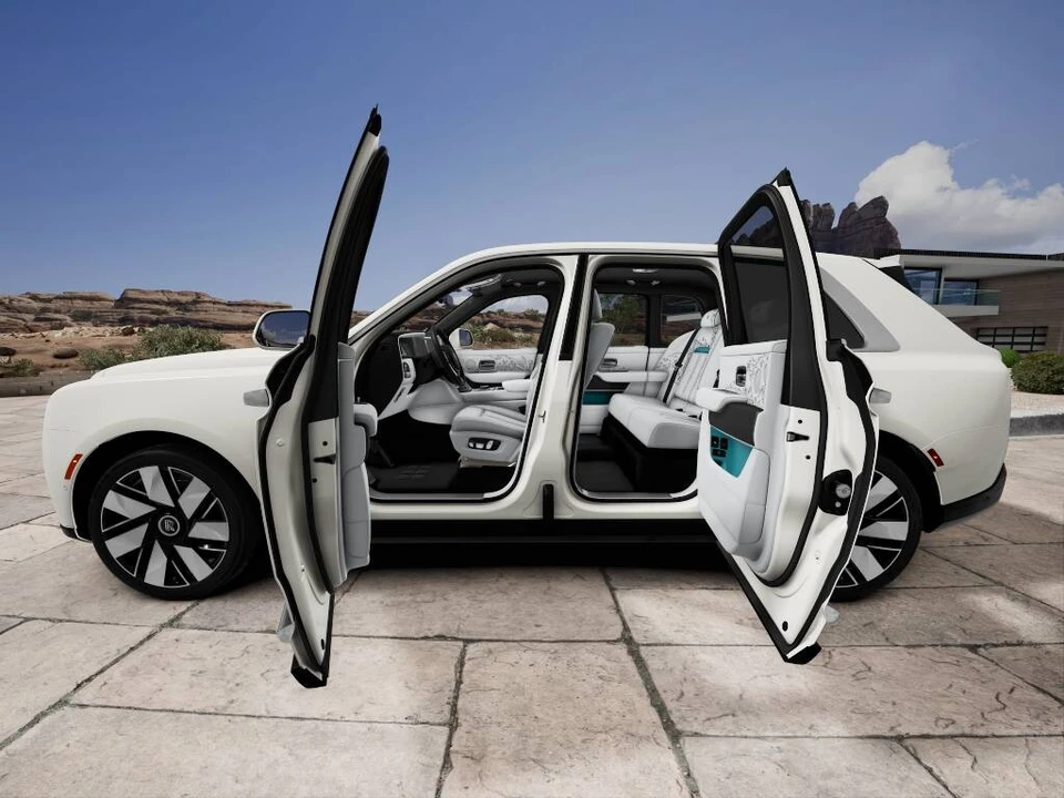 2027 Rolls-Royce Cullinan - Image 16 of 16