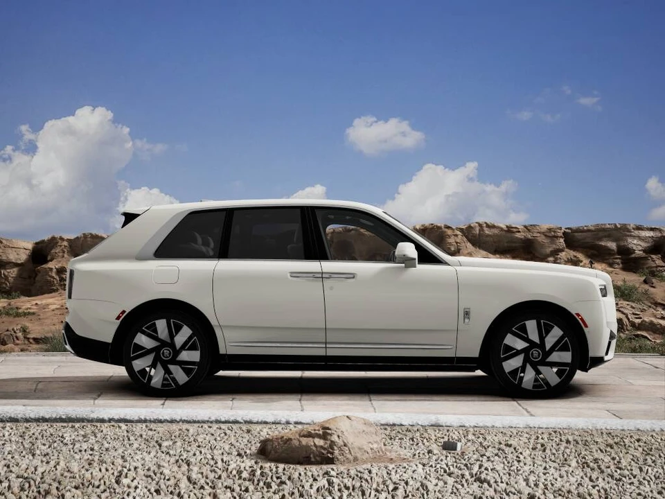 2027 Rolls-Royce Cullinan - Image 4 of 16