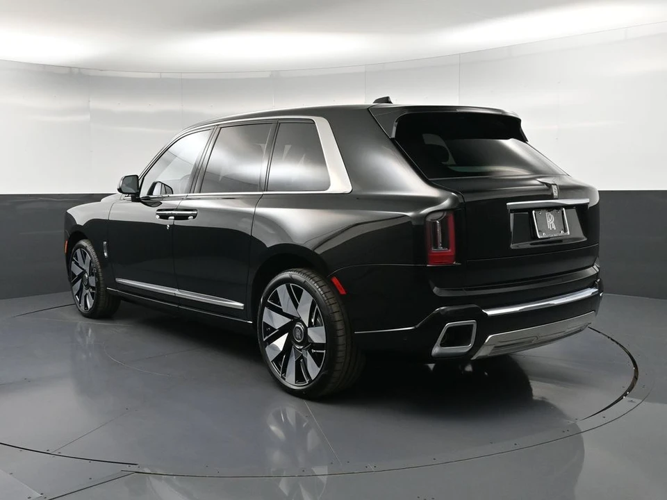 2027 Rolls-Royce Cullinan - Image 3 of 31