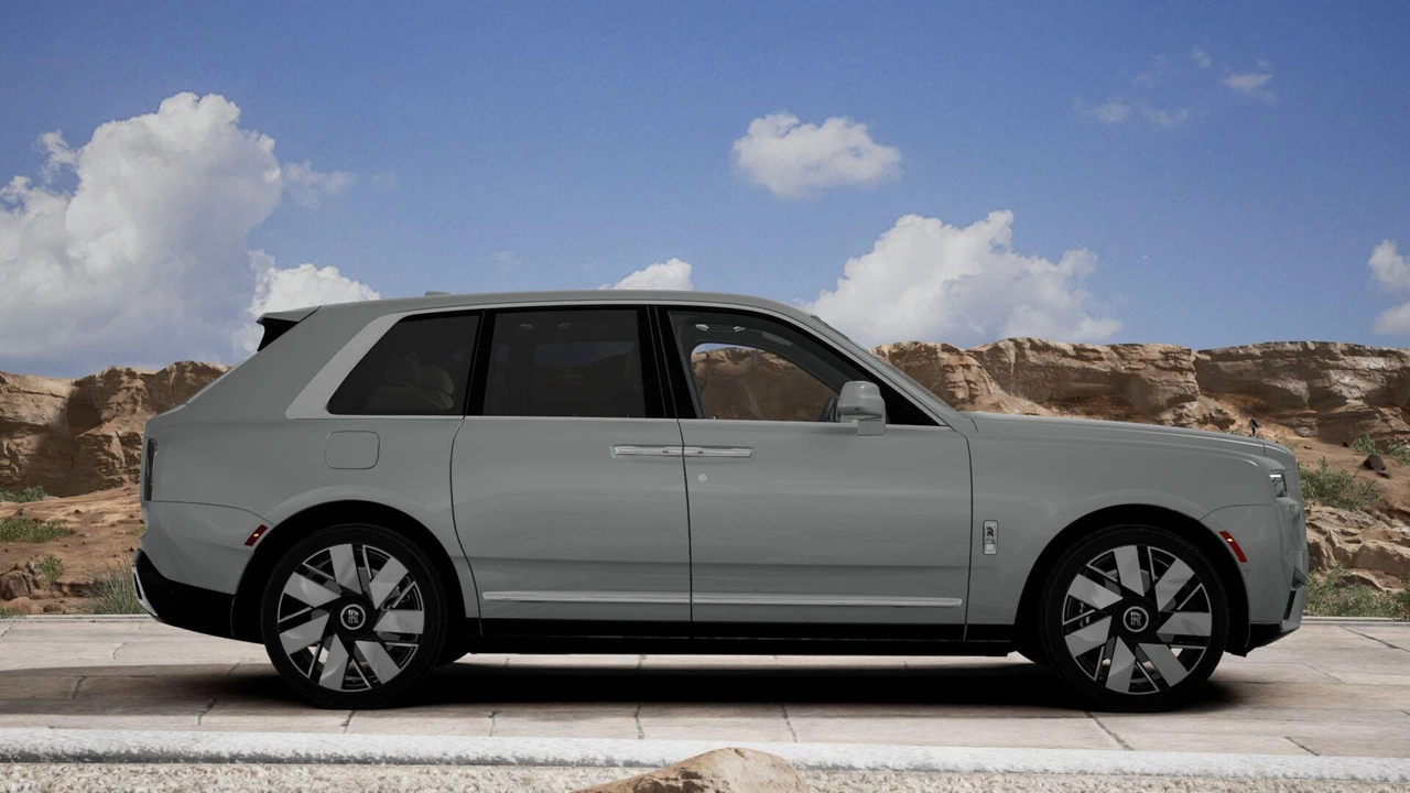 2027 Rolls-Royce Cullinan - Image 4 of 9