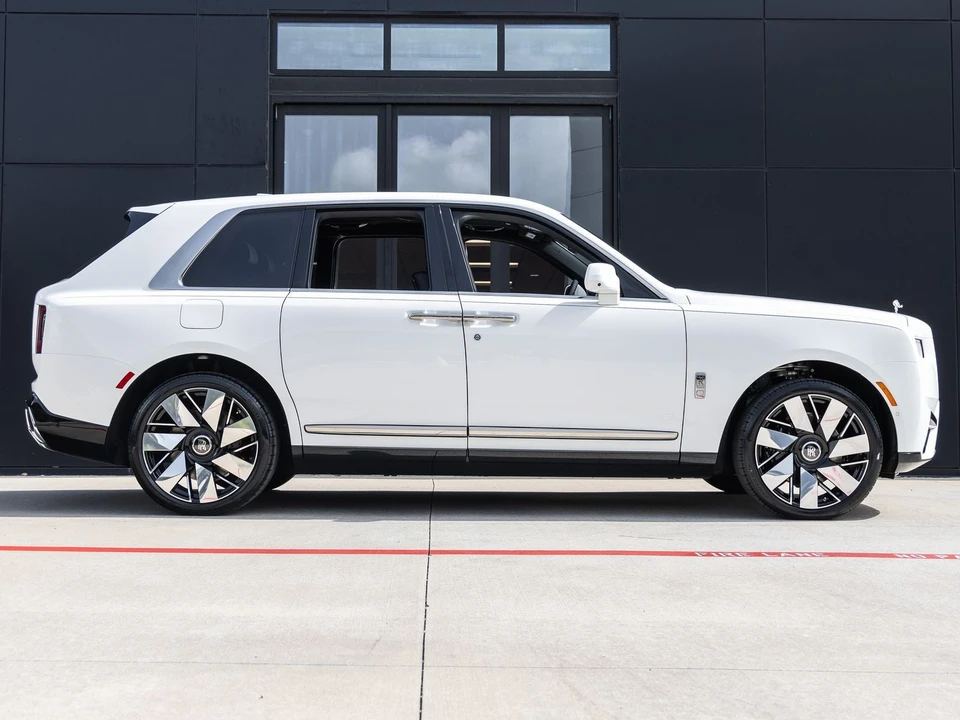 2027 Rolls-Royce Cullinan - Image 12 of 31