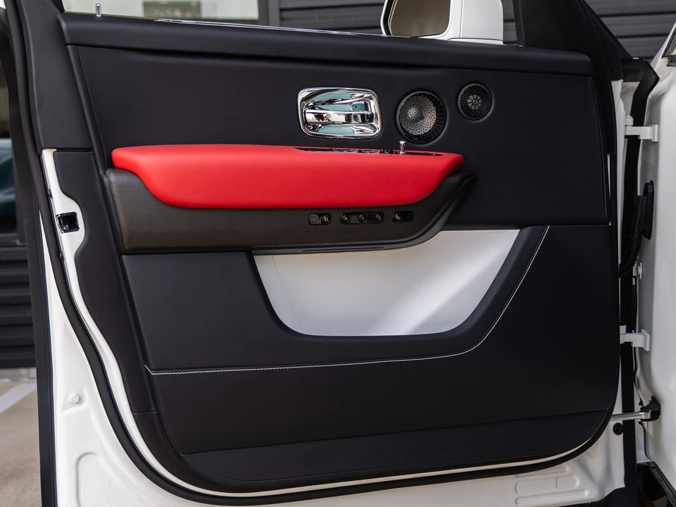 2027 Rolls-Royce Cullinan - Image 25 of 31