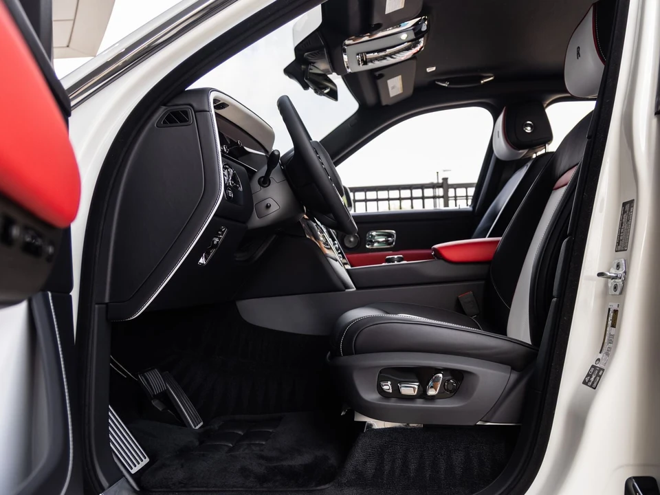 2027 Rolls-Royce Cullinan - Image 27 of 31
