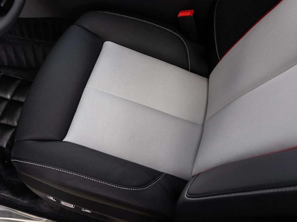 2027 Rolls-Royce Cullinan - Image 29 of 31
