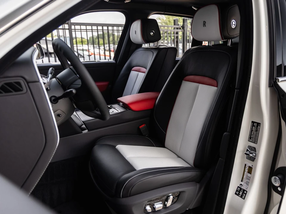 2027 Rolls-Royce Cullinan - Image 30 of 31
