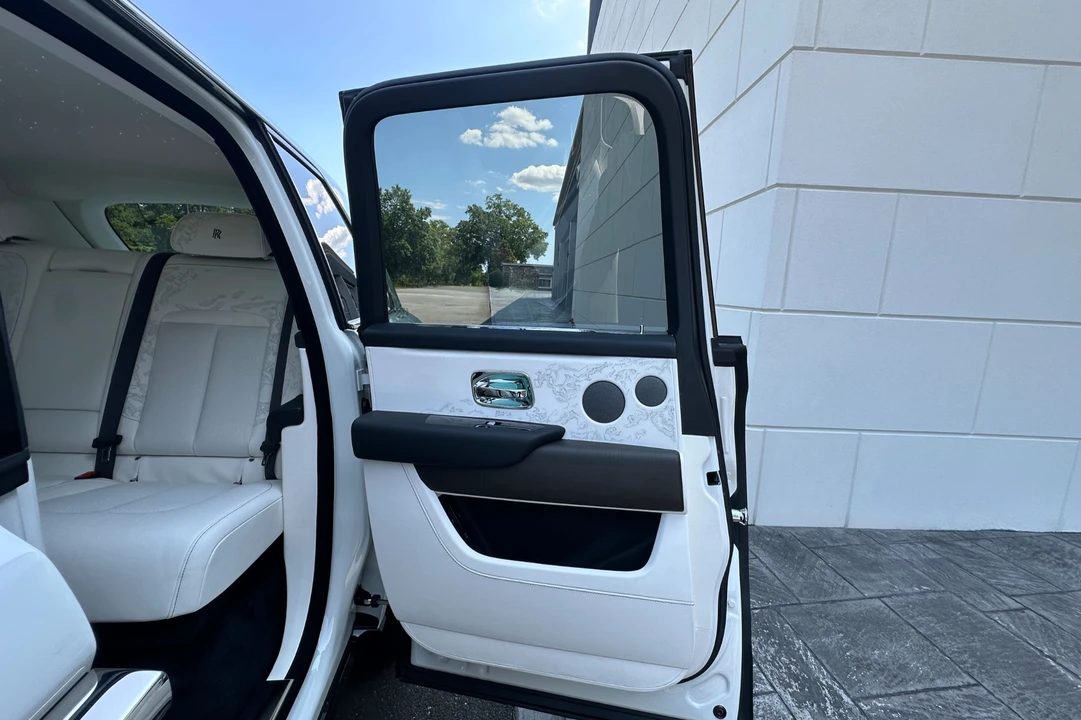 2027 Rolls-Royce Cullinan - Image 7 of 24
