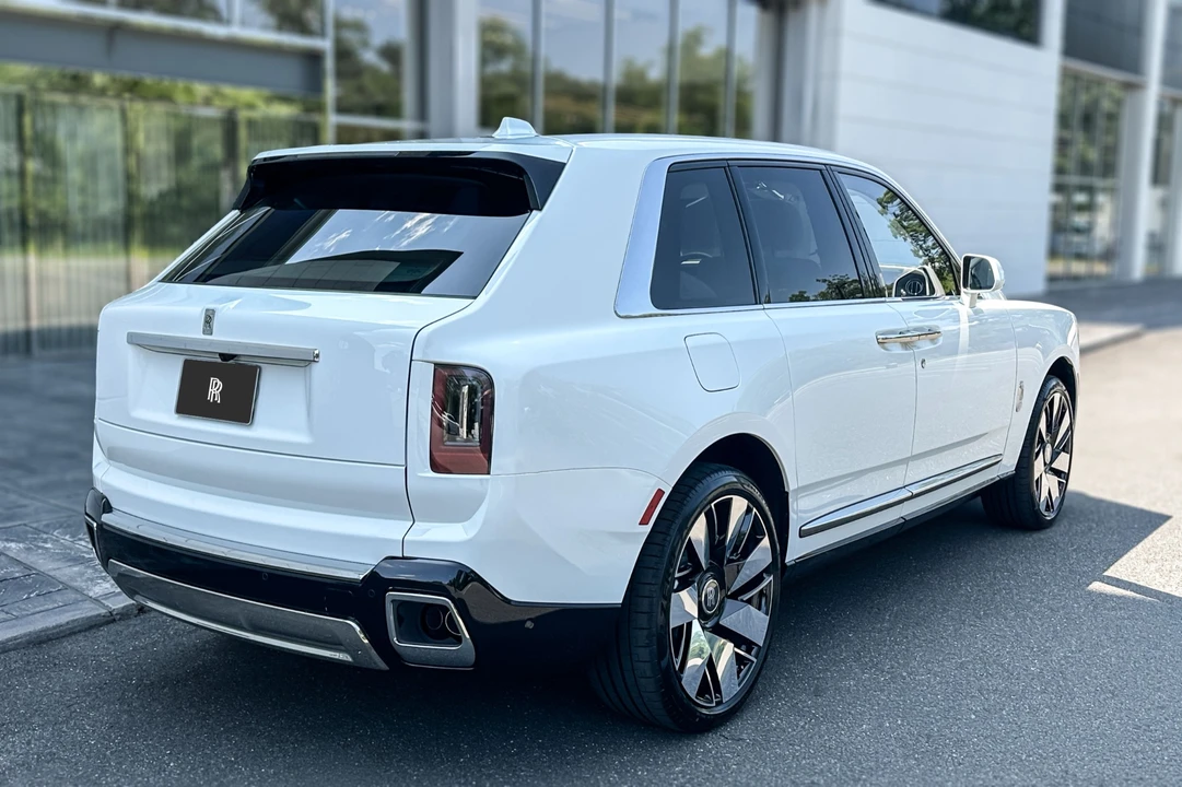 2027 Rolls-Royce Cullinan - Image 3 of 24