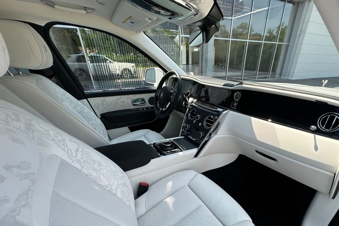 2027 Rolls-Royce Cullinan - Image 14 of 24