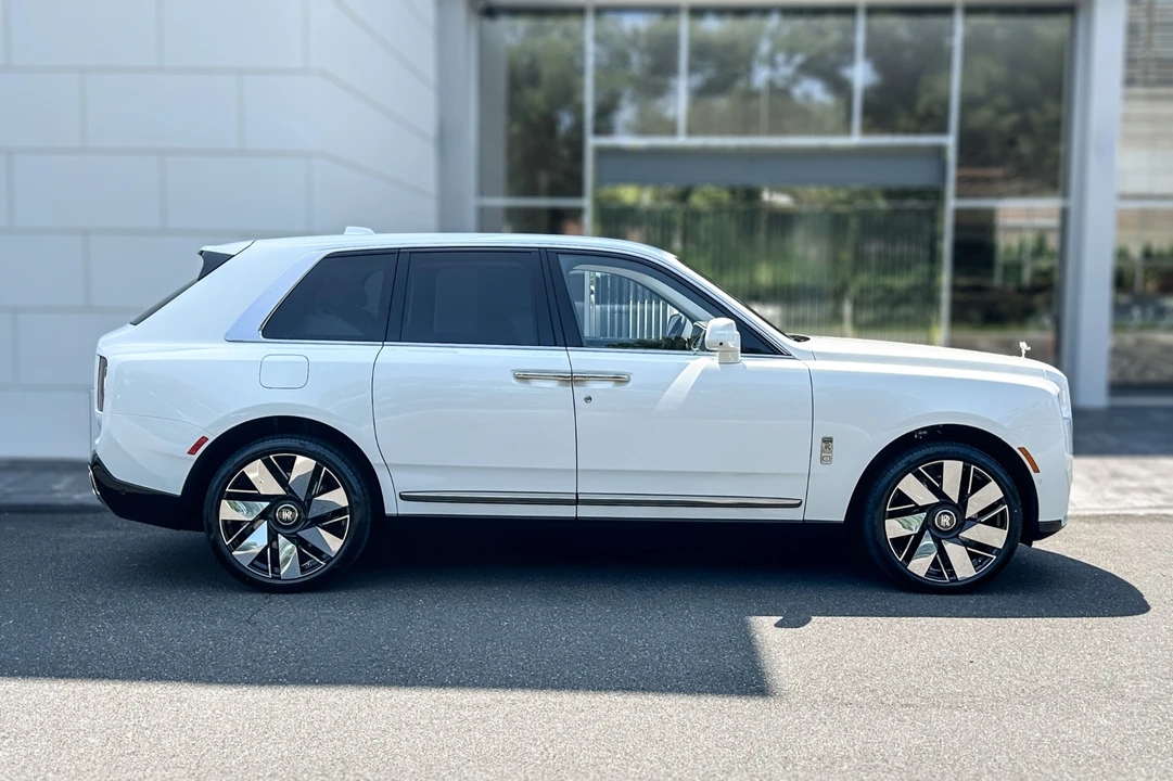 2027 Rolls-Royce Cullinan - Image 5 of 24