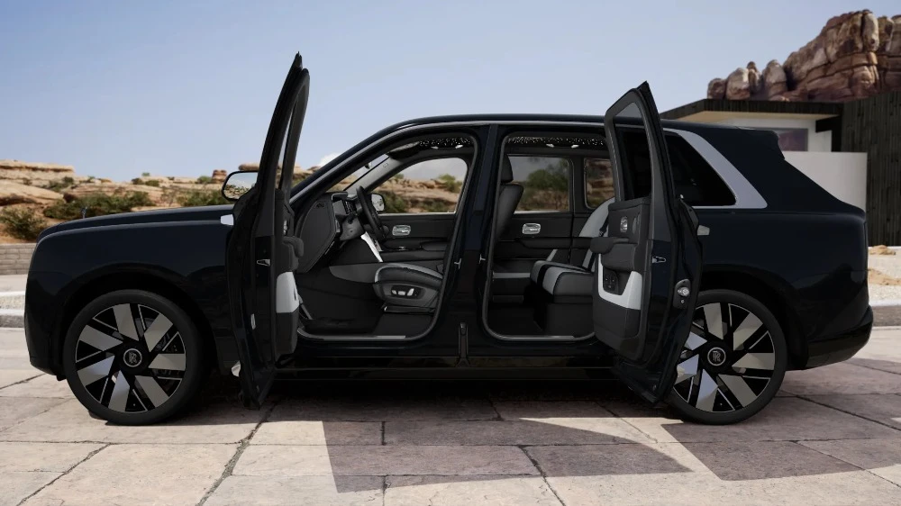 2027 Rolls-Royce Cullinan - Image 10 of 11