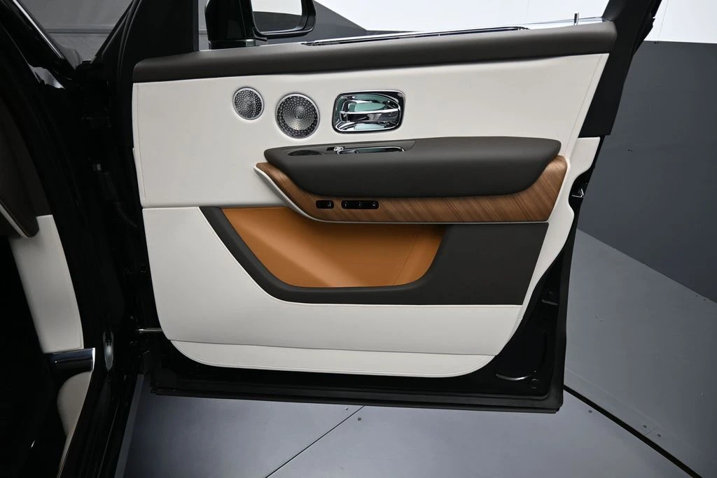 2027 Rolls-Royce Cullinan - Image 30 of 31