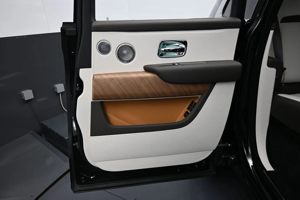 2027 Rolls-Royce Cullinan - Image 27 of 31