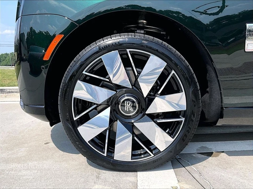2027 Rolls-Royce Cullinan - Image 11 of 16