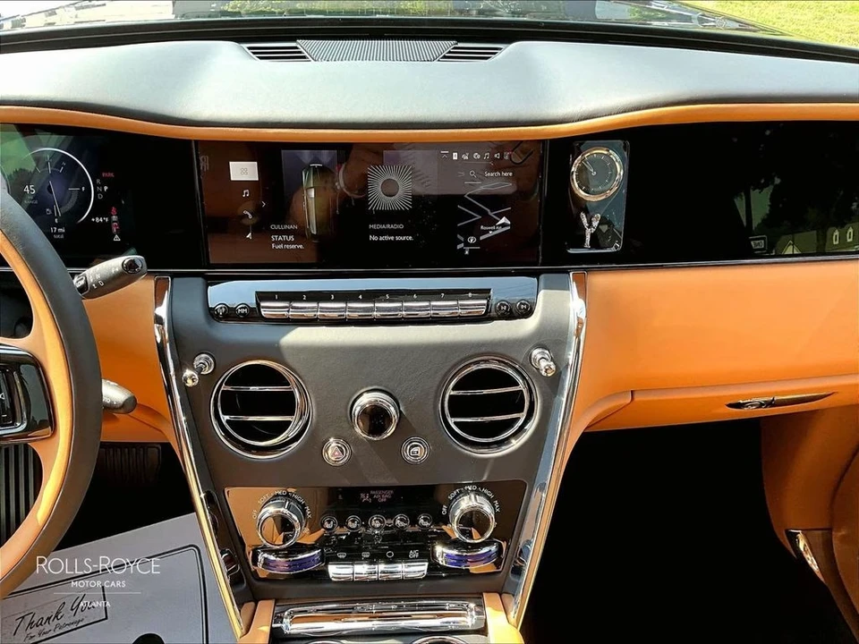 2027 Rolls-Royce Cullinan - Image 7 of 16