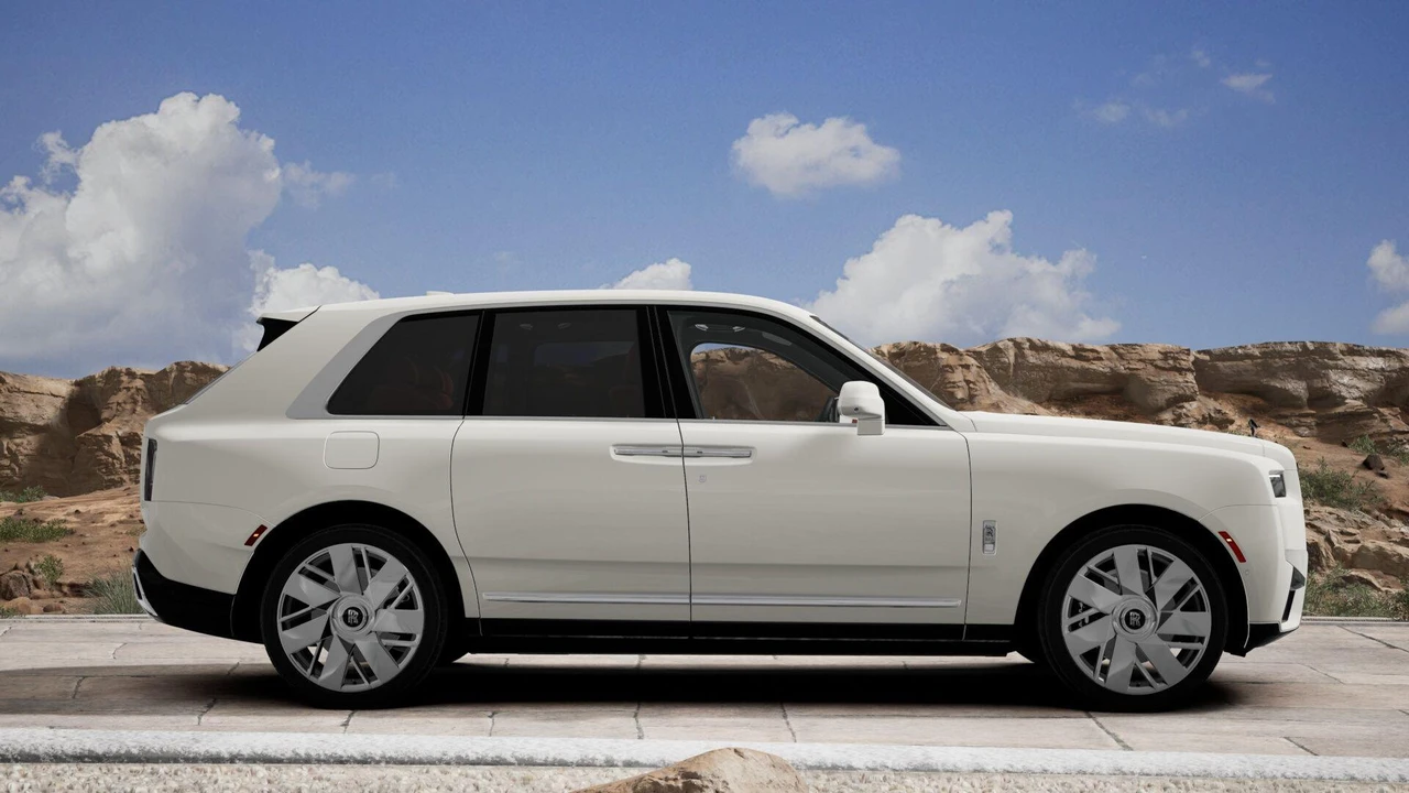 2027 Rolls-Royce Cullinan - Image 3 of 10