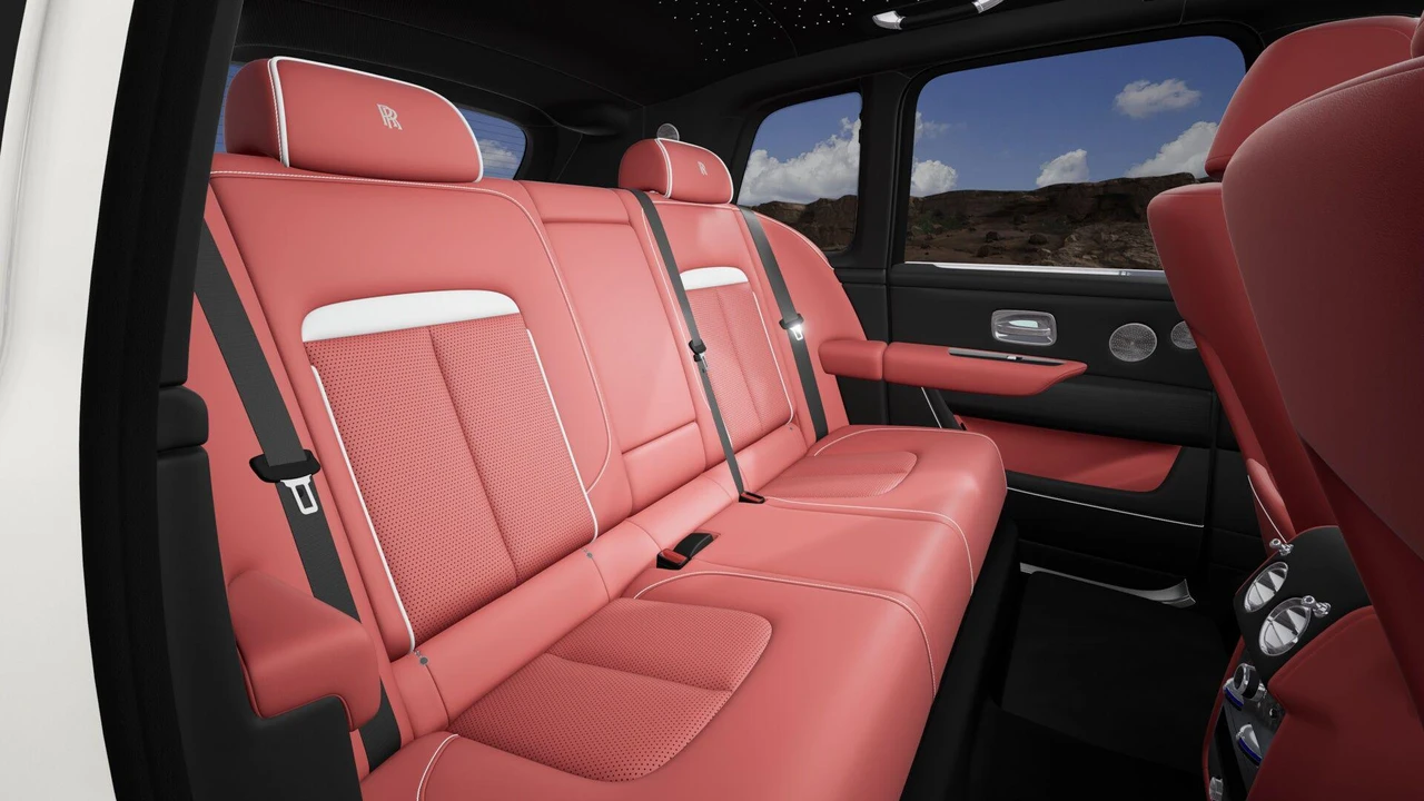 2027 Rolls-Royce Cullinan - Image 7 of 10