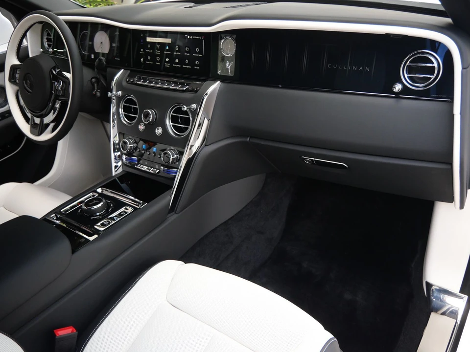 2027 Rolls-Royce Cullinan - Image 18 of 31