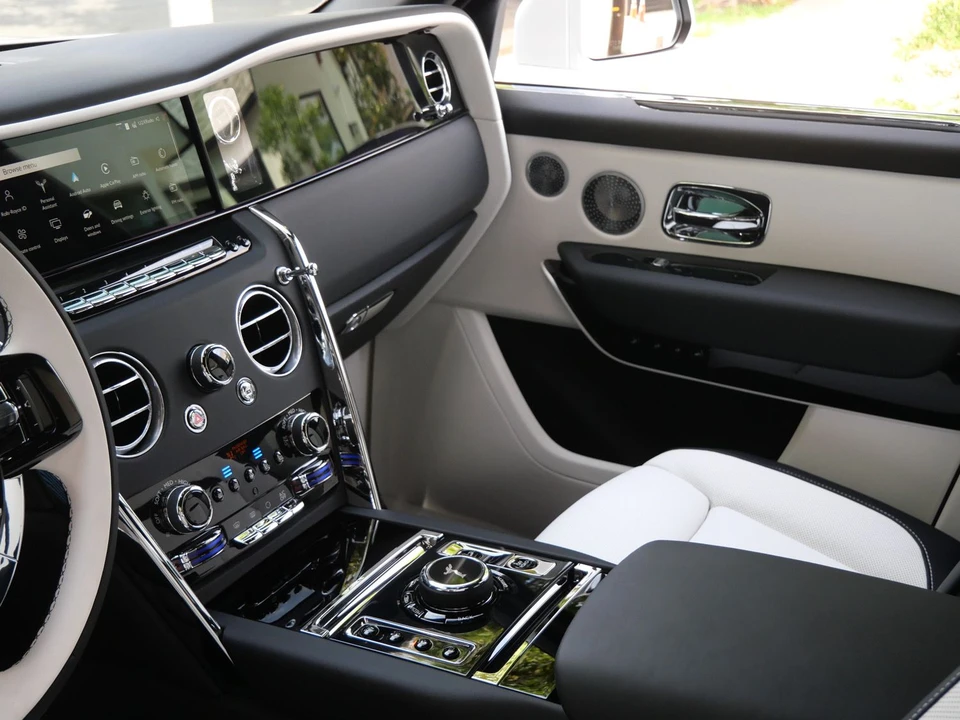 2027 Rolls-Royce Cullinan - Image 23 of 31