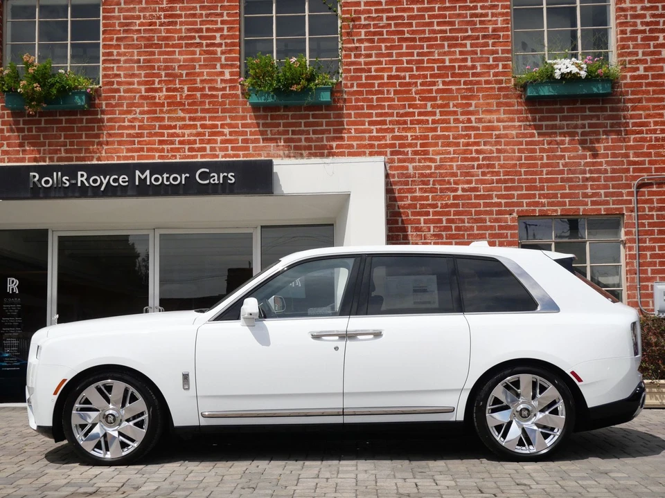 2027 Rolls-Royce Cullinan - Image 3 of 31