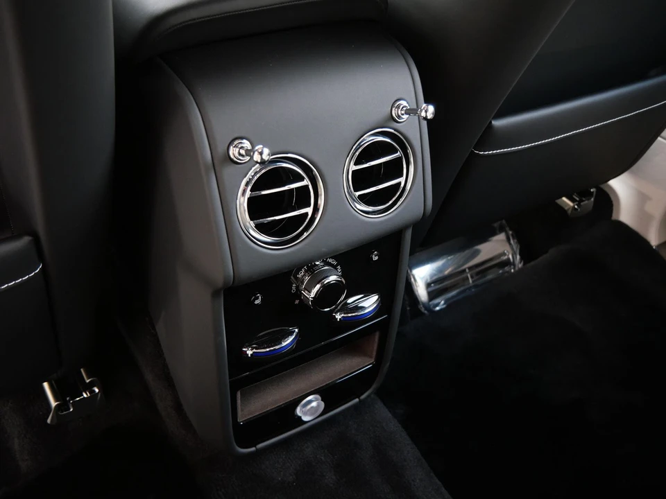 2027 Rolls-Royce Cullinan - Image 27 of 31