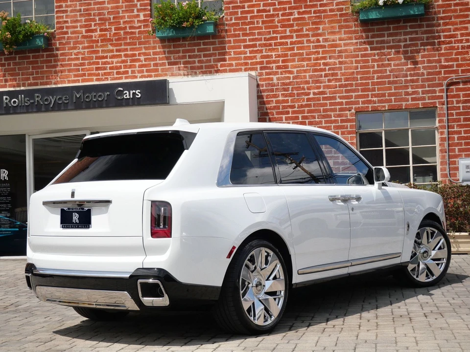 2027 Rolls-Royce Cullinan - Image 2 of 31