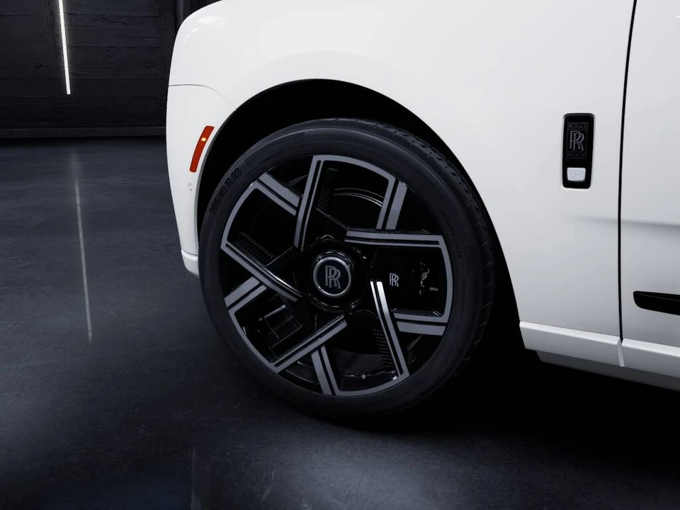 2027 Rolls-Royce Cullinan - Image 6 of 14
