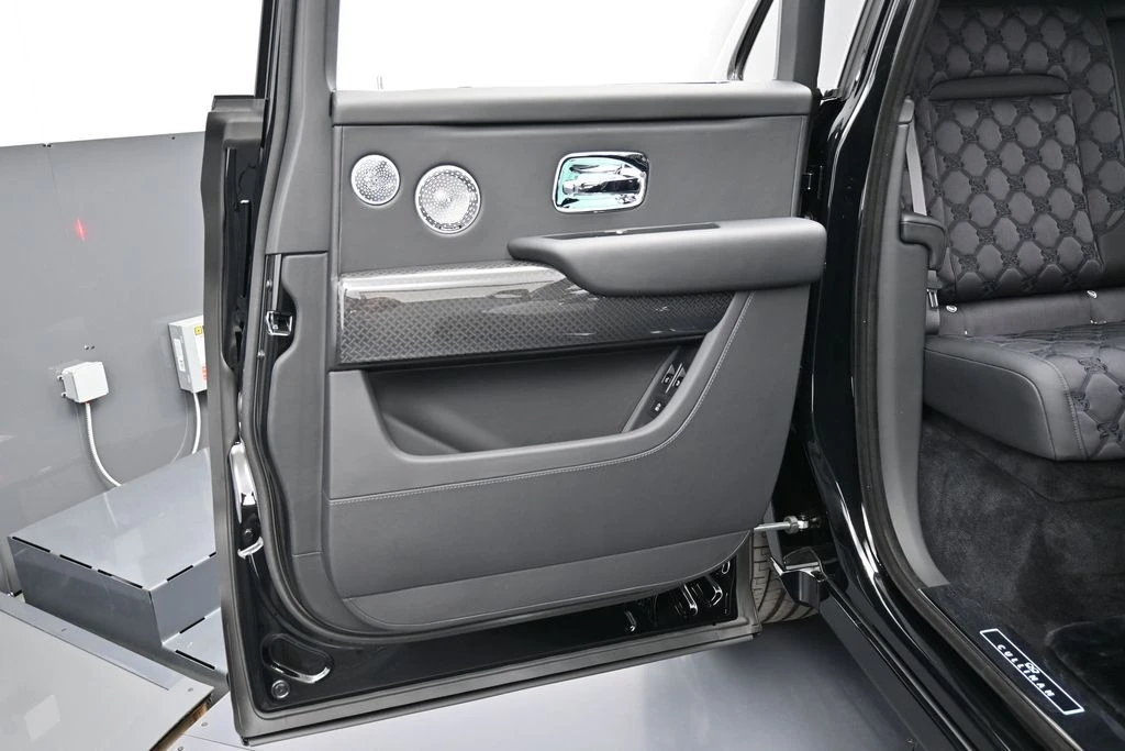 2027 Rolls-Royce Cullinan - Image 28 of 31