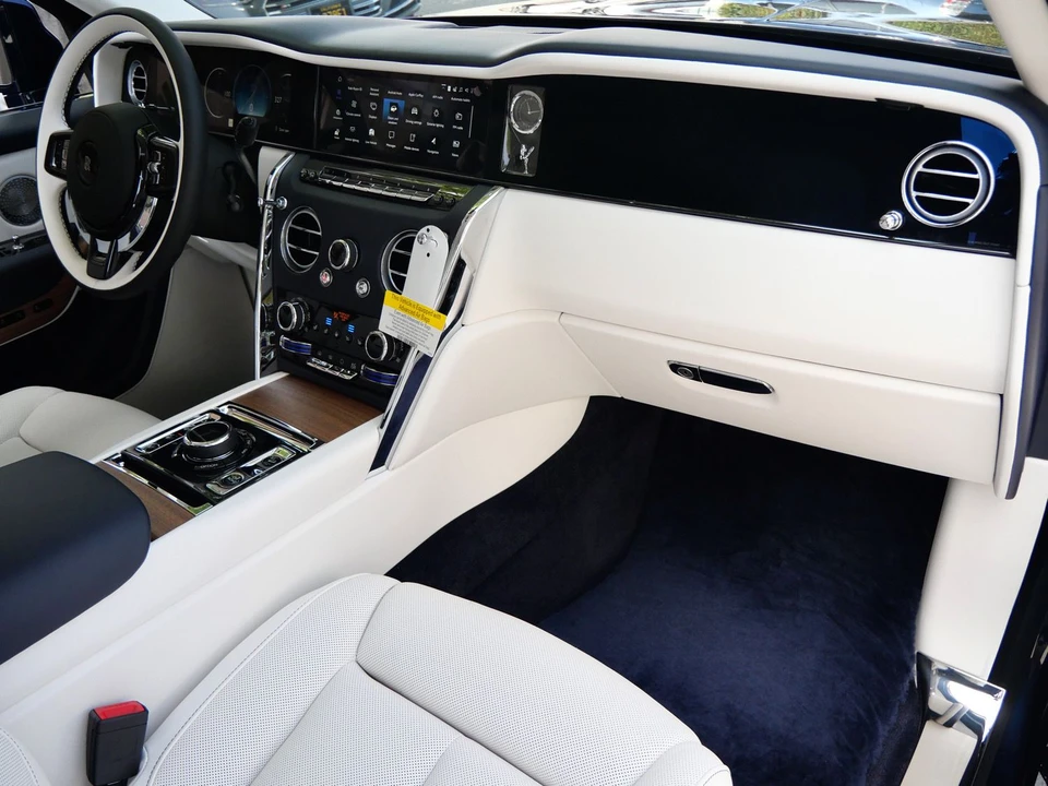 2027 Rolls-Royce Cullinan - Image 18 of 31