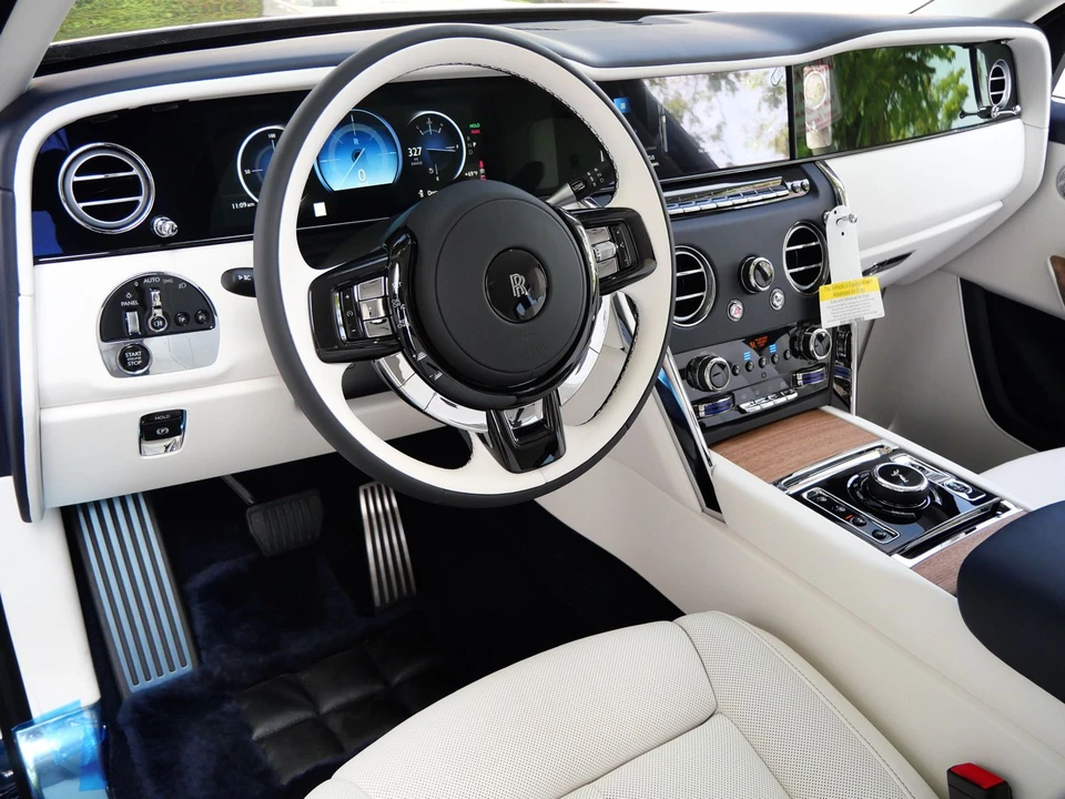 2027 Rolls-Royce Cullinan - Image 17 of 31