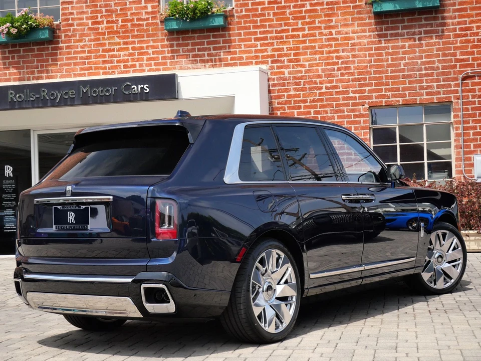 2027 Rolls-Royce Cullinan - Image 2 of 31