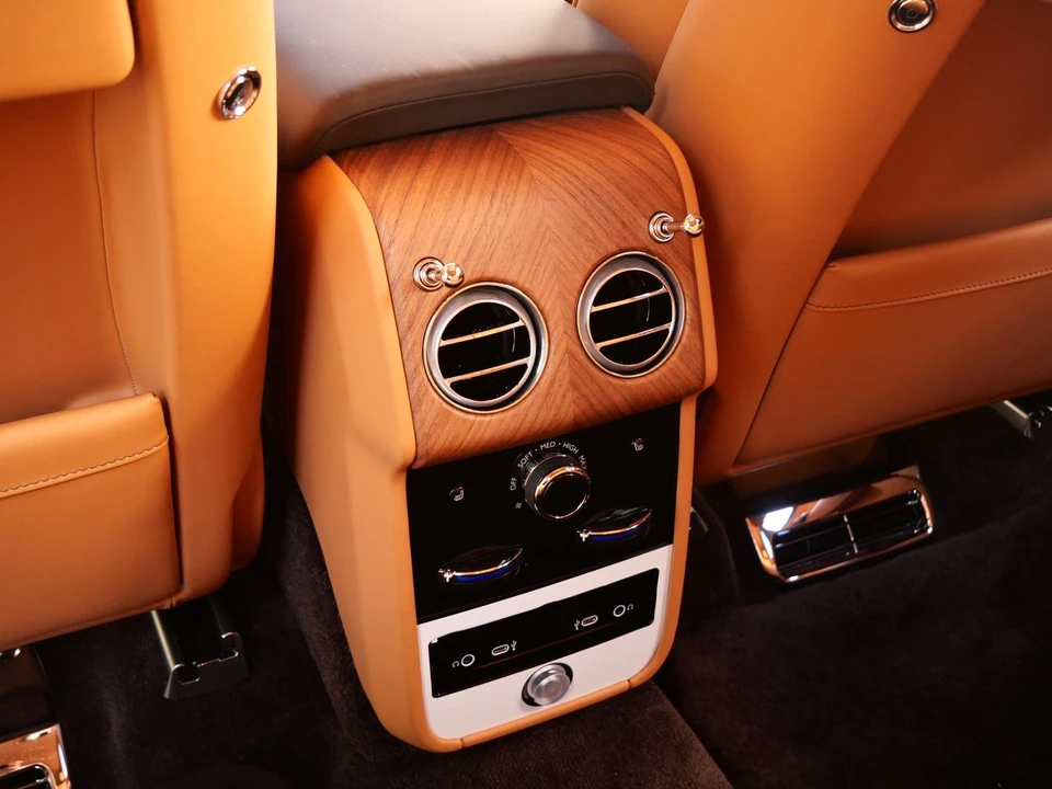 2027 Rolls-Royce Cullinan - Image 29 of 31