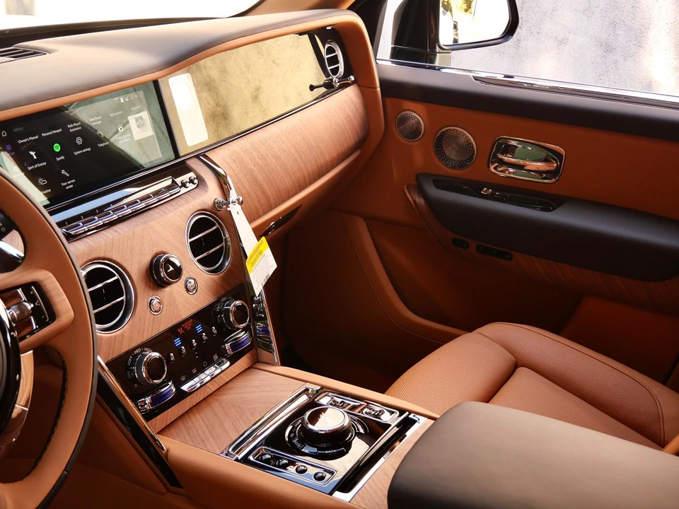 2027 Rolls-Royce Cullinan - Image 25 of 31