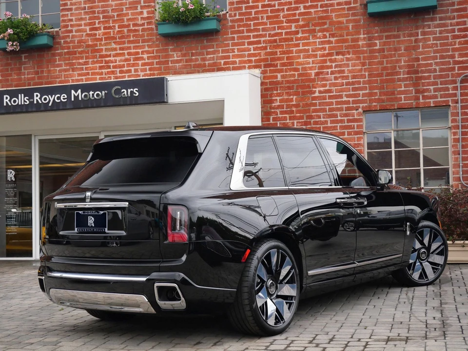 2027 Rolls-Royce Cullinan - Image 2 of 31