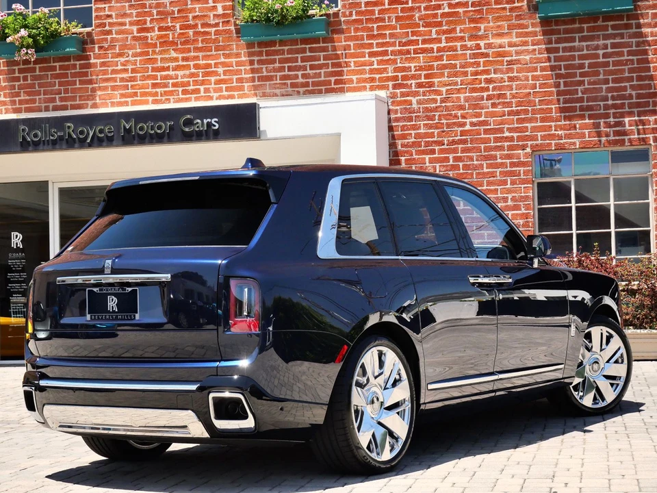 2027 Rolls-Royce Cullinan - Image 2 of 31