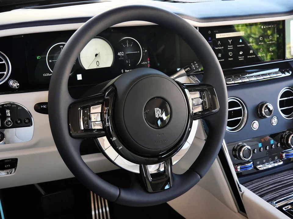 2027 Rolls-Royce Cullinan - Image 24 of 31