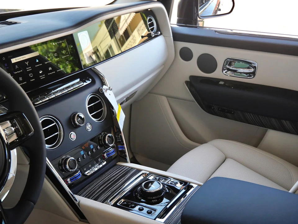 2027 Rolls-Royce Cullinan - Image 25 of 31