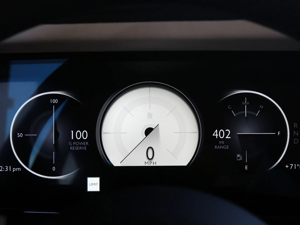 2027 Rolls-Royce Cullinan - Image 16 of 31