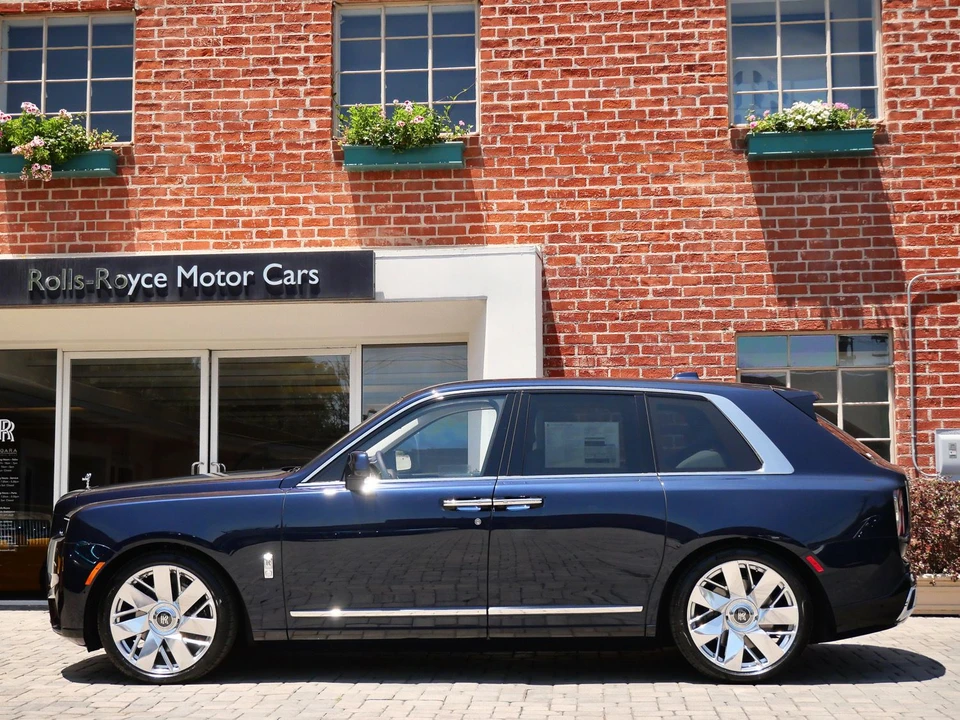 2027 Rolls-Royce Cullinan - Image 3 of 31