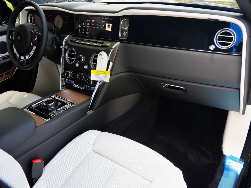 2027 Rolls-Royce Cullinan - Image 18 of 31